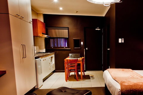 Riverview On Mount Street - Go Out 23