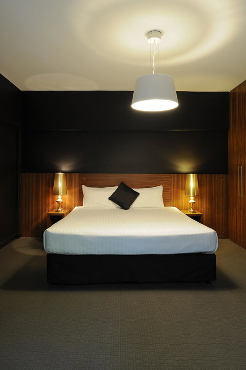 Riverview On Mount Street - Go Out 21