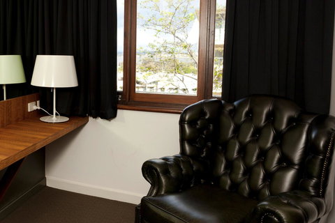 Riverview On Mount Street - Go Out 18