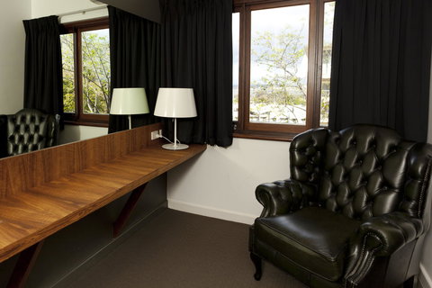 Riverview On Mount Street - Go Out 3