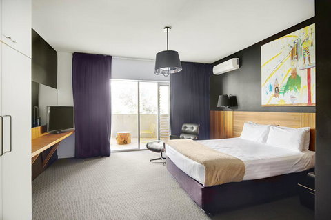 Riverview On Mount Street - Go Out 33