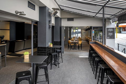 Mantra On Hay Perth - Pubs and Clubs 10