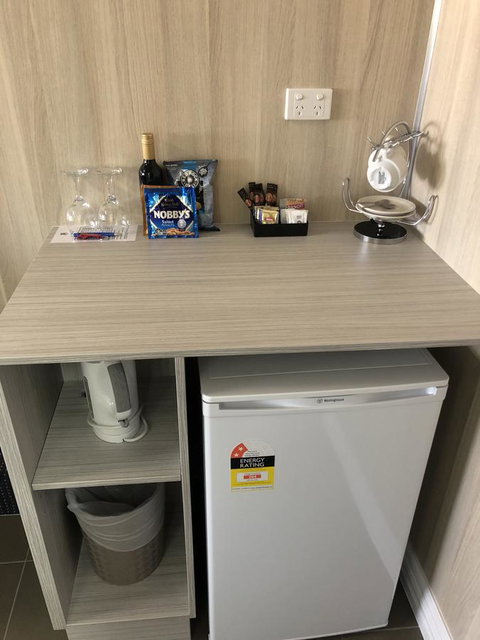 Dog Rock Motel - Pubs and Clubs 11