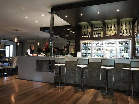 Dog Rock Motel - Pubs and Clubs 4