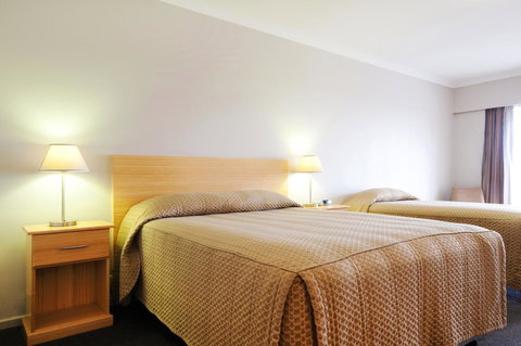 Dog Rock Motel - Pubs and Clubs 16