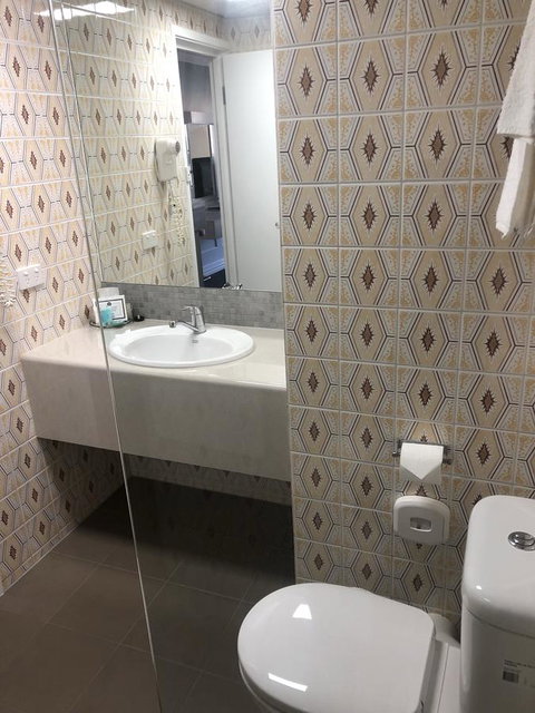 Dog Rock Motel - Pubs and Clubs 13