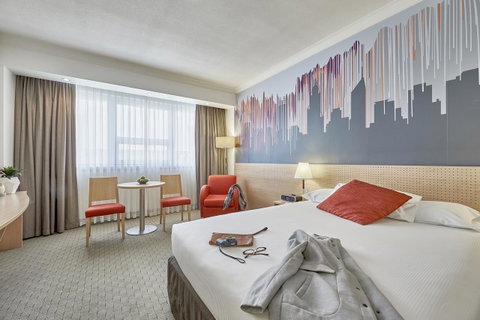 Mercure Perth - Pubs and Clubs 36