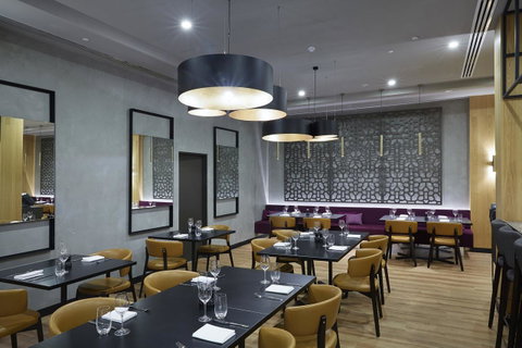 Mercure Perth - Pubs and Clubs 23