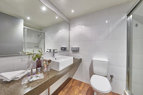 Mercure Perth - Pubs and Clubs 17