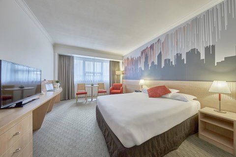 Mercure Perth - Pubs and Clubs 4