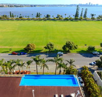 Crowne Plaza Perth - Pubs and Clubs
