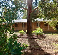 Travellers Rest Motel - Pubs and Clubs