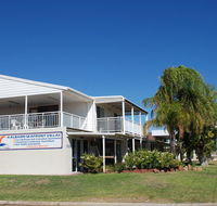 Kalbarri Seafront Villas - Pubs and Clubs