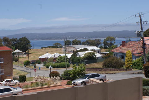 Mill View Link - Pubs and Clubs 12