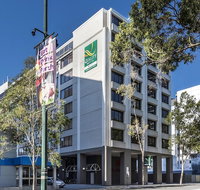 Quality Hotel Ambassador Perth - Pubs and Clubs