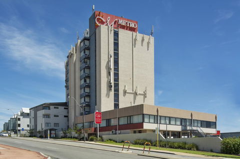 Metro Hotel Perth - Pubs and Clubs 5