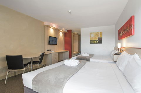 Metro Hotel Perth - Pubs and Clubs 24