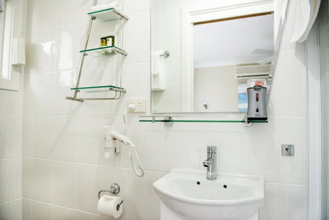 Nelson Bay Bed & Breakfast - Go Out 25