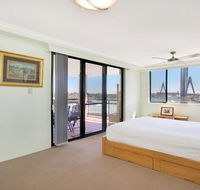 Darling Harbor Apartment - Pubs and Clubs