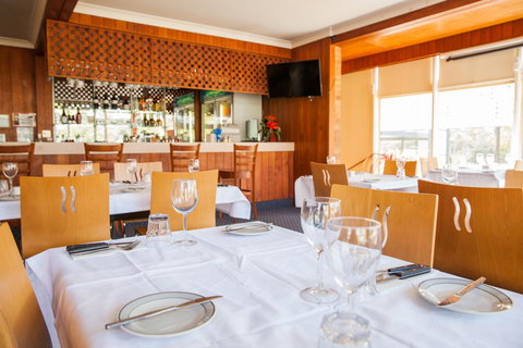 Kempsey Rose Motor Inn - Pubs and Clubs 11