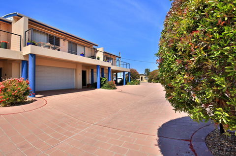 The Cove At Culburra - Direct Access To Beach - Pubs and Clubs 23