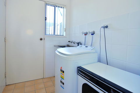 The Cove At Culburra - Direct Access To Beach - Pubs and Clubs 15