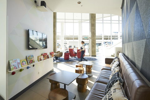 Rydges Sydney Airport Hotel - Go Out 21