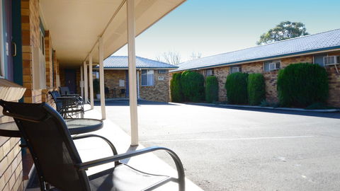 Almond Inn - Pubs and Clubs 23