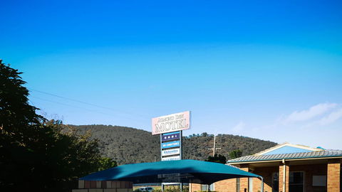 Almond Inn - Pubs and Clubs 24