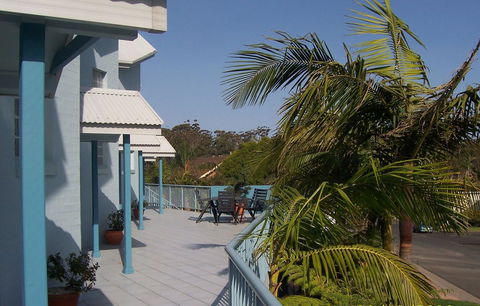 Breakers Apartments - Pubs and Clubs 14