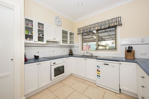 Colonial Court Villas - Pubs and Clubs 9