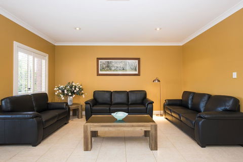 Colonial Court Villas - Pubs and Clubs 16