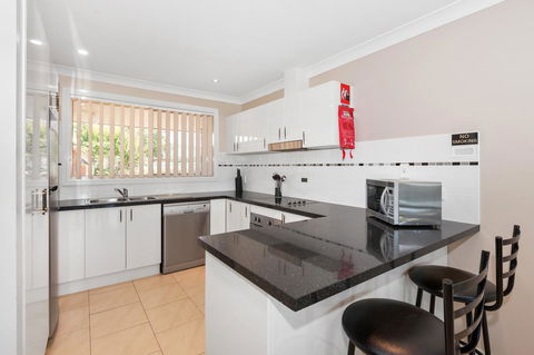 Colonial Court Villas - Pubs and Clubs 17