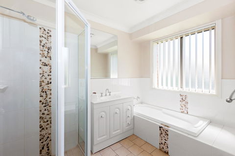 Colonial Court Villas - Pubs and Clubs 18