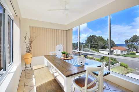 The Rotunda, Gerroa - Pubs and Clubs 15