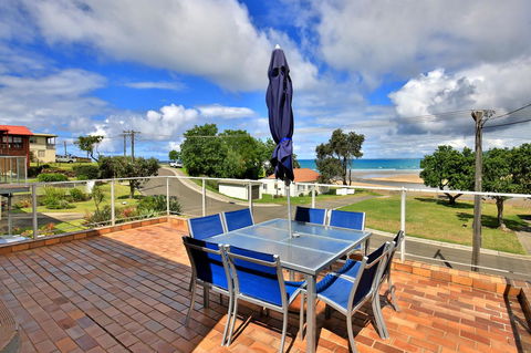 The Rotunda, Gerroa - Pubs and Clubs 1
