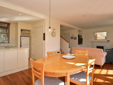 Villa 2br Prosecco Villa Located Within Cypress Lakes Resort - Pubs and Clubs 6