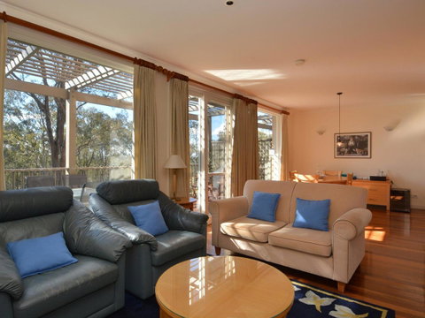 Villa 2br Prosecco Villa Located Within Cypress Lakes Resort - Pubs and Clubs 3