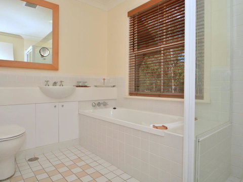 Villa 2br Prosecco Villa Located Within Cypress Lakes Resort - Pubs and Clubs 13