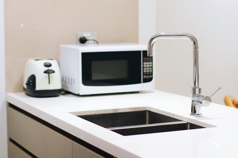Modern & Cosy 2-Bedroom Apartment Hornsby - Pubs and Clubs 9