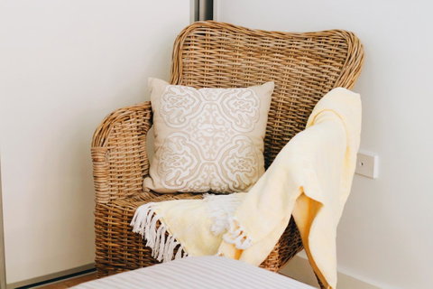 Modern & Cosy 2-Bedroom Apartment Hornsby - Pubs and Clubs 5
