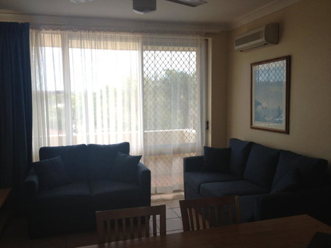Oxley Cove Holiday Apartment - Go Out 13