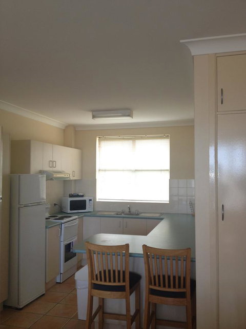 Oxley Cove Holiday Apartment - Go Out 2