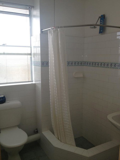 Oxley Cove Holiday Apartment - Go Out 10