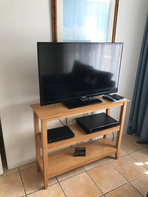Oxley Cove Holiday Apartment - Go Out 8