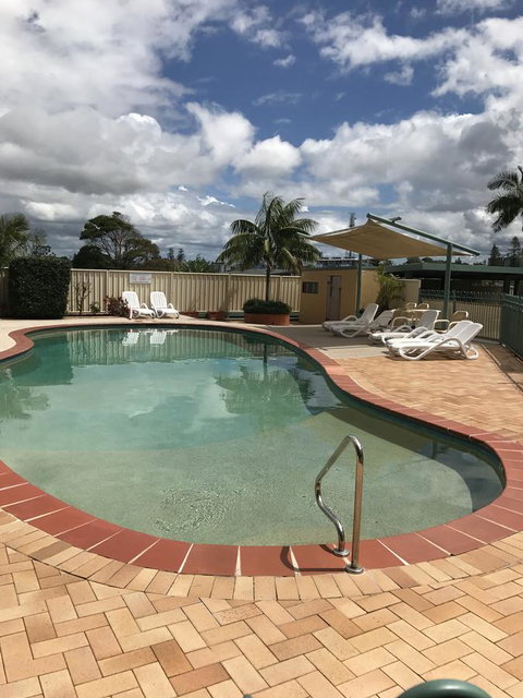 Oxley Cove Holiday Apartment - Go Out 0