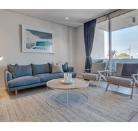 Oceanside Elegance At Superb Home Steps From Sand - Go Out