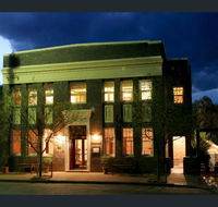 Jenkins Street Guesthouse - Pubs and Clubs
