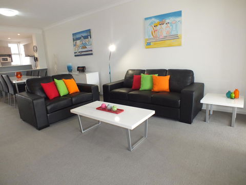 Pacific Marina Apartments - Go Out 4
