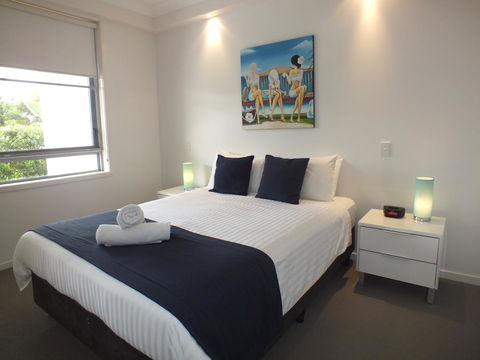 Pacific Marina Apartments - Go Out 29